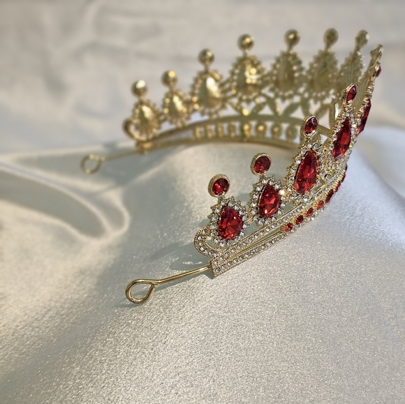 Red Rhinestone Tiara - Picture 3 of 3